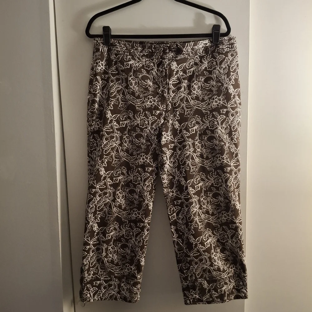 Ann Taylor LOFT Women's Brown And White Floral Capris